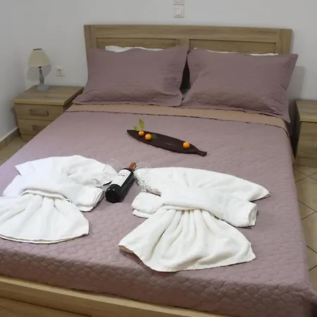 Apartment Little Yard & #1 Naxos City