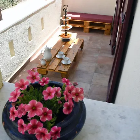 Apartment Little Yard & #1 *