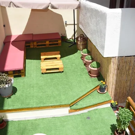 Little Yard & #1 Apartment